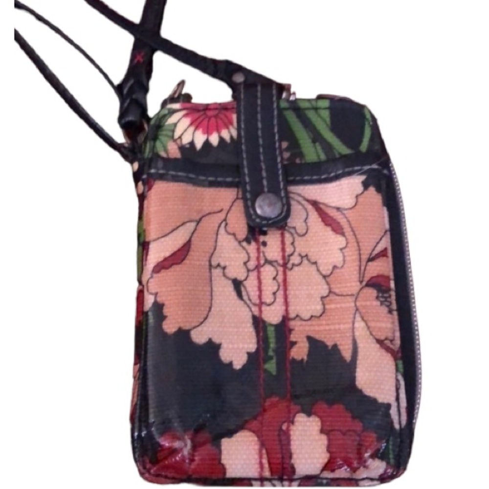 Sakroots crossbody wristlet  46” adjustable strap cards, cash, coin zip around